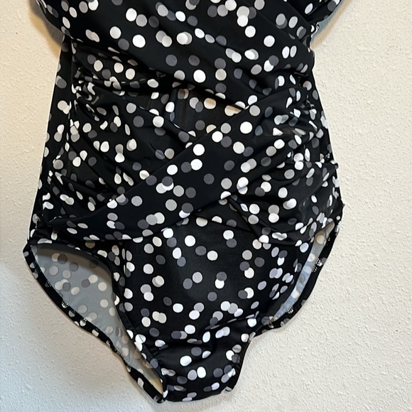 Trimshaper Womens Polka Dot One Piece Swimsuit Size 18W - Picture 6 of 13